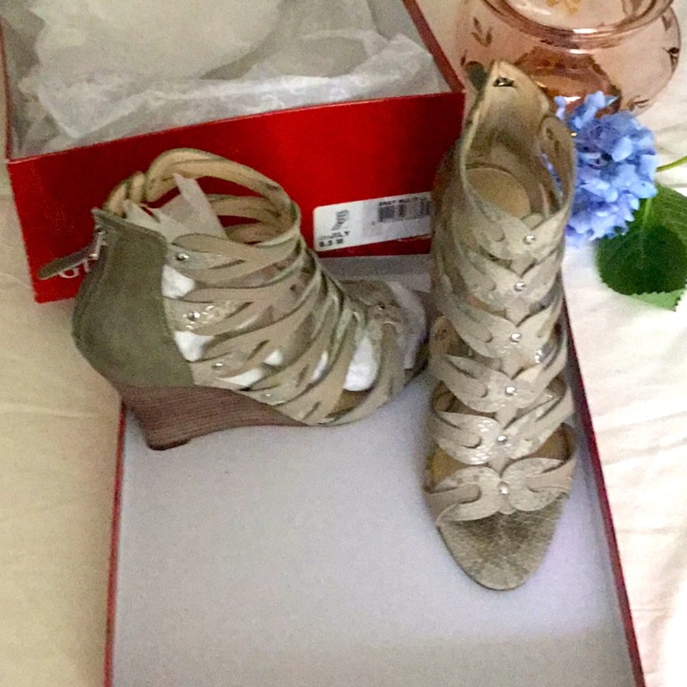 Guess wedge gladiator grey sandals